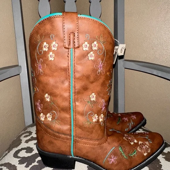 Girls Cowboy Boots Size 6